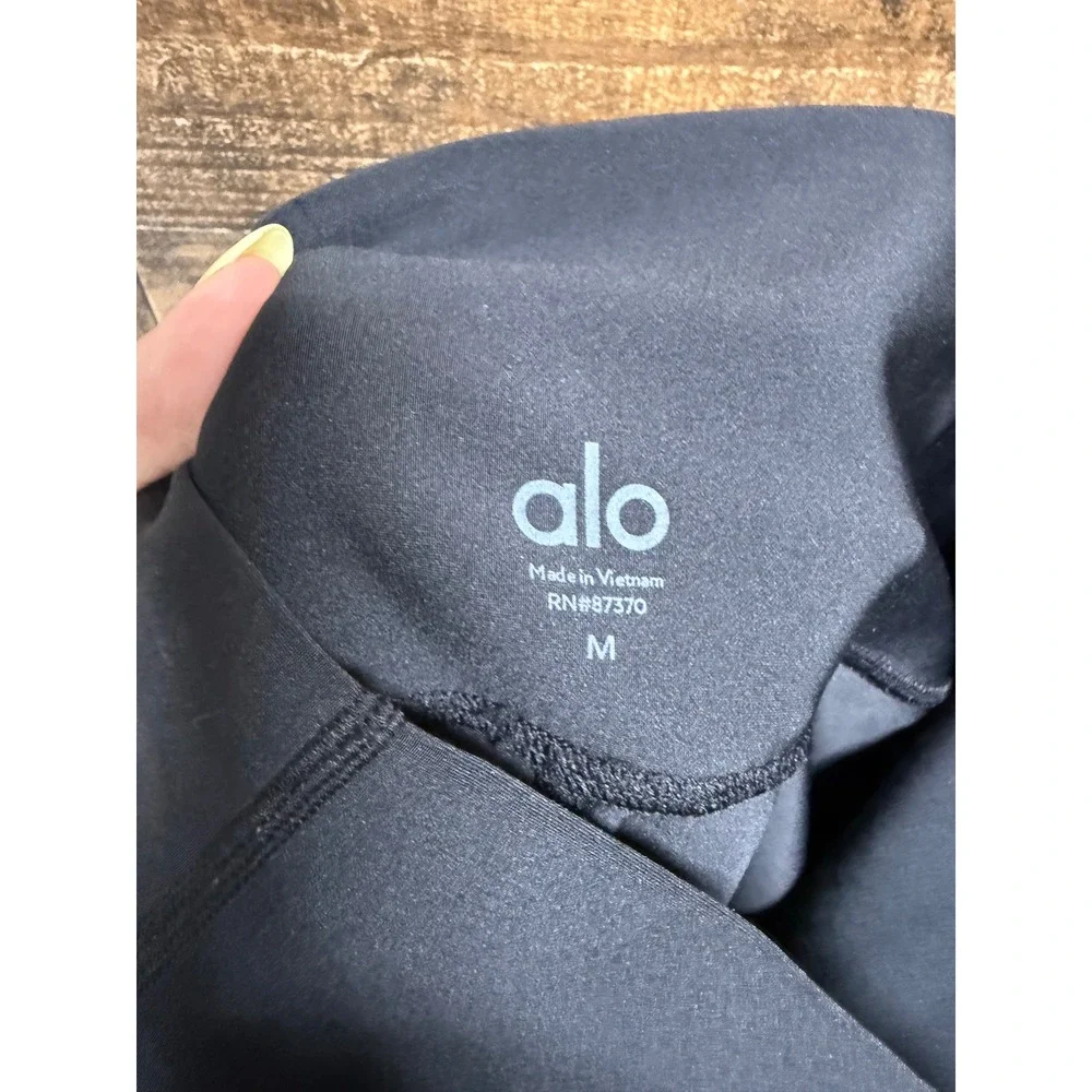 Alo Yoga High Waisted Airbrush Leggings Black Size Medium 28 Inseam RN87370